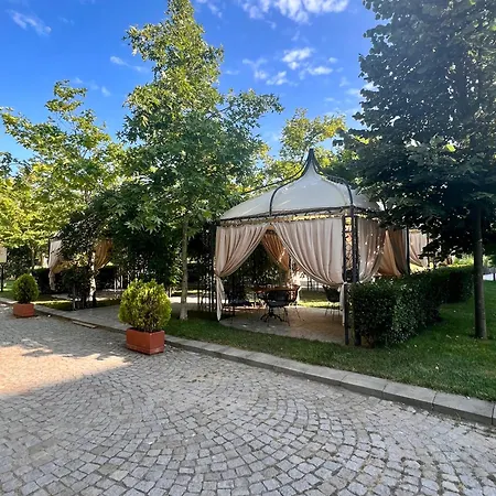 Deluxe In Cascadas Family Sunny Slantchev Briag